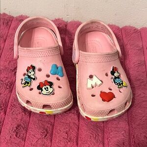 CROCS Kids Pink Minnie Mouse Character Clogs with Charms